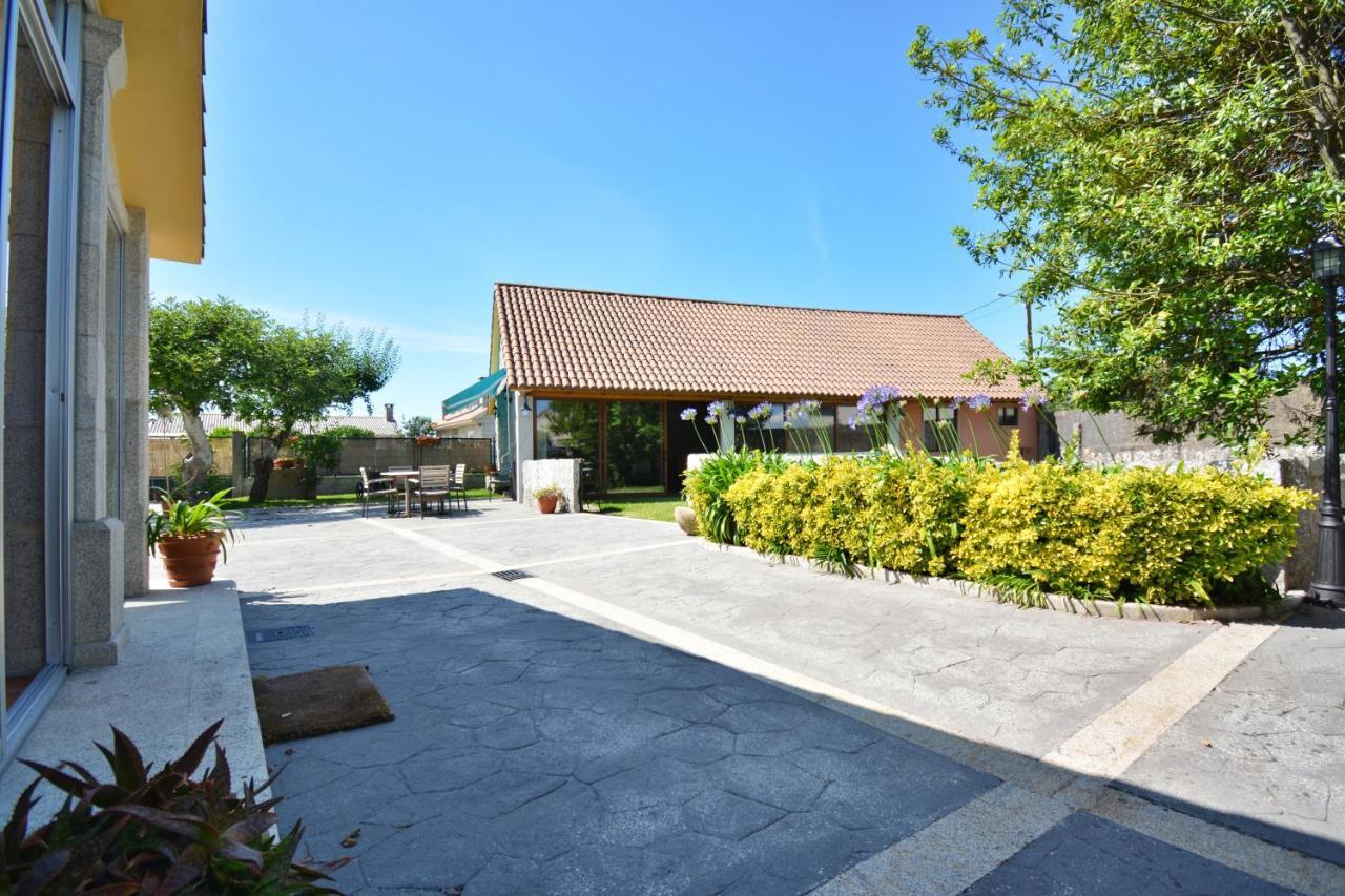 Galihost - Casa Con Precioso Jardin En Vilanova De Arousa Экстерьер фото