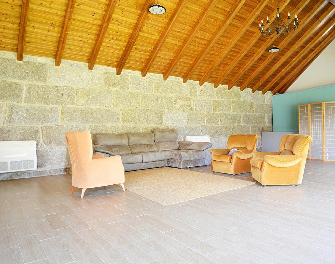 Galihost - Casa Con Precioso Jardin En Vilanova De Arousa Экстерьер фото