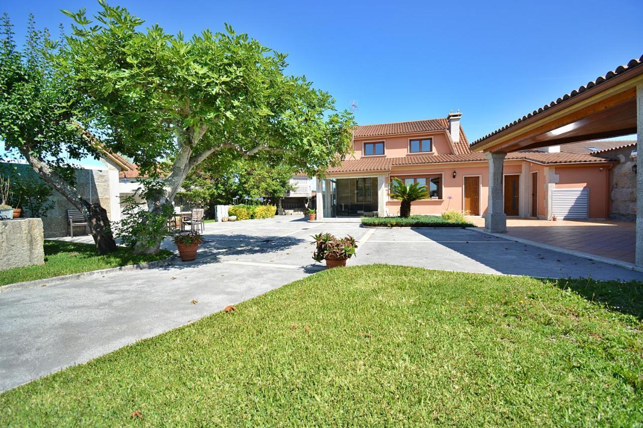 Galihost - Casa Con Precioso Jardin En Vilanova De Arousa Экстерьер фото
