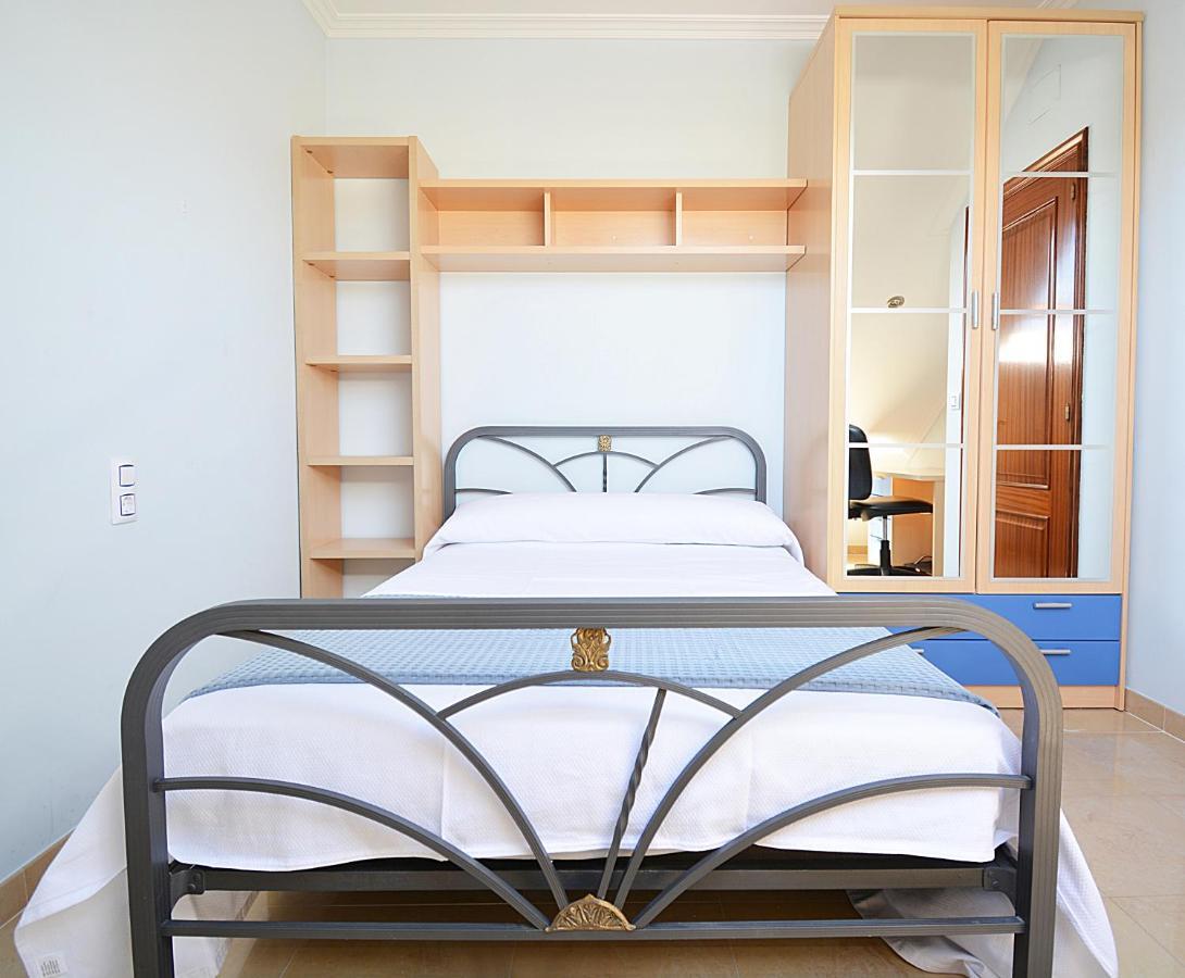 Galihost - Casa Con Precioso Jardin En Vilanova De Arousa Экстерьер фото