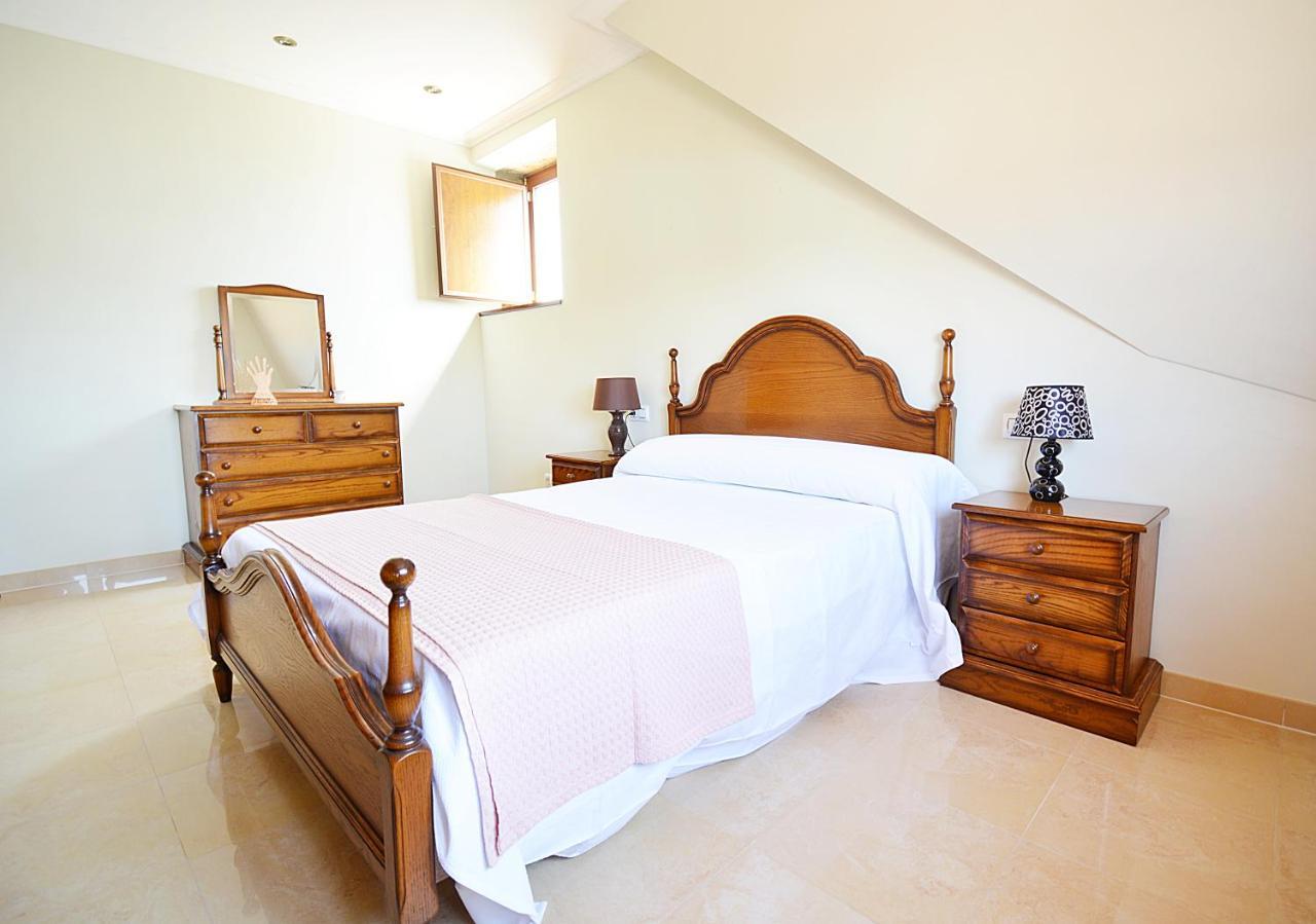 Galihost - Casa Con Precioso Jardin En Vilanova De Arousa Экстерьер фото
